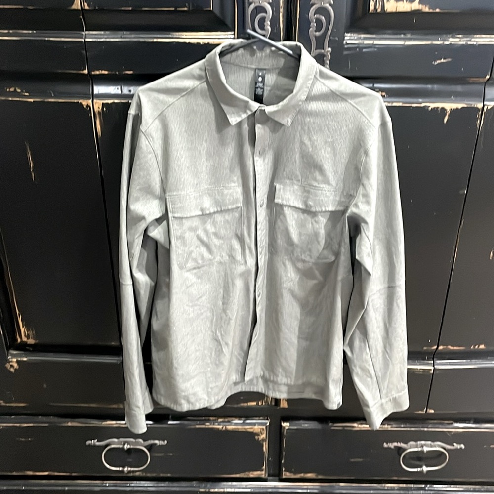 Lululemon size medium, and excellent condition